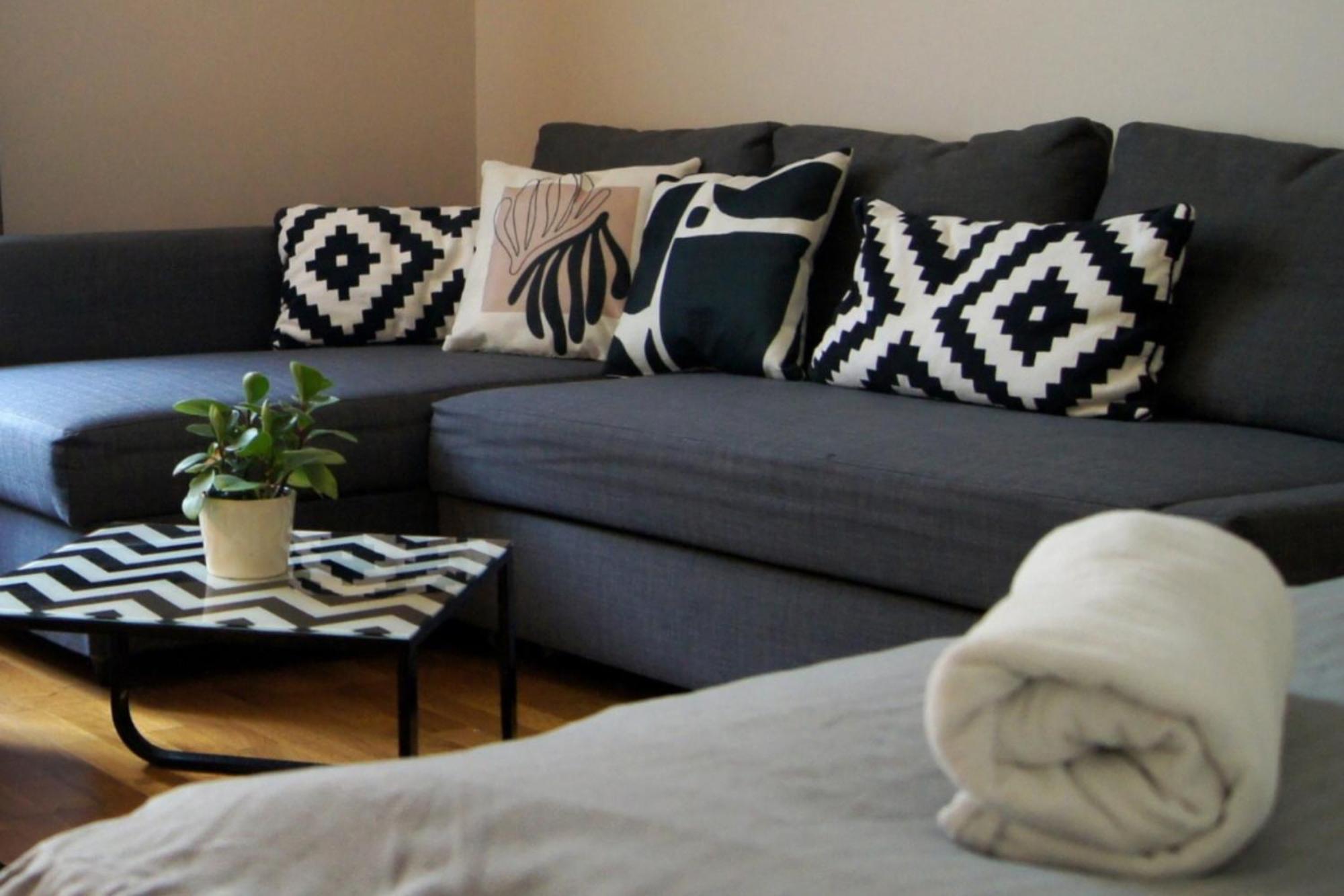 Cozy Old Town Apartment *